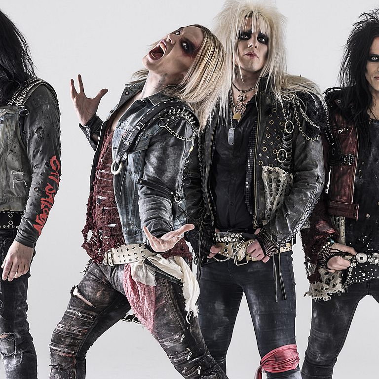 Crashdiet    GO BIG OR GO HOME    It has been the motivational “catchphrase” for the Swedish boys in CRASHDÏET ever since they started out back in the beginning of 2000.      They’ve clearly gone through turbulence a number of times their career, 